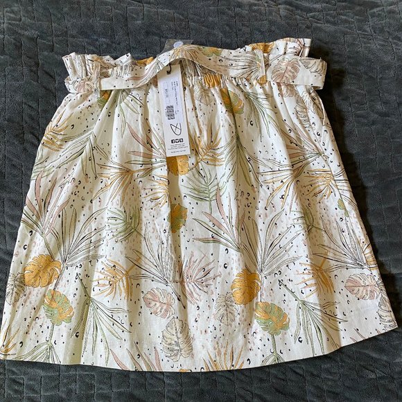 Patterned Skirt - Picture 2 of 4